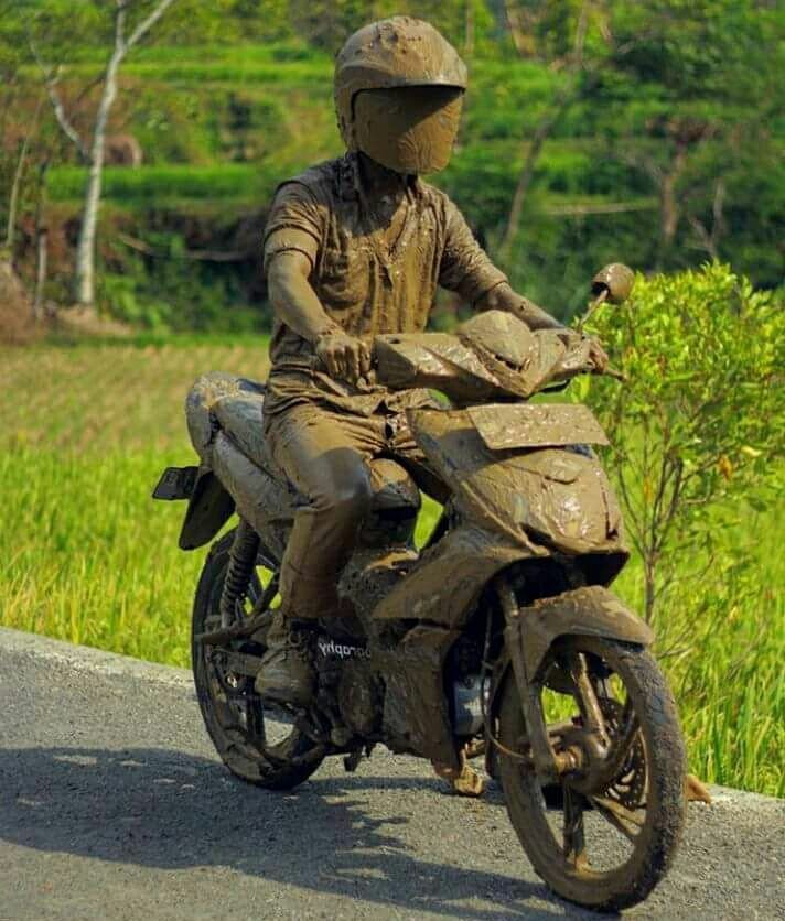 11 Potret orang Indonesia di jalanan ini bikin geleng-geleng kepala 