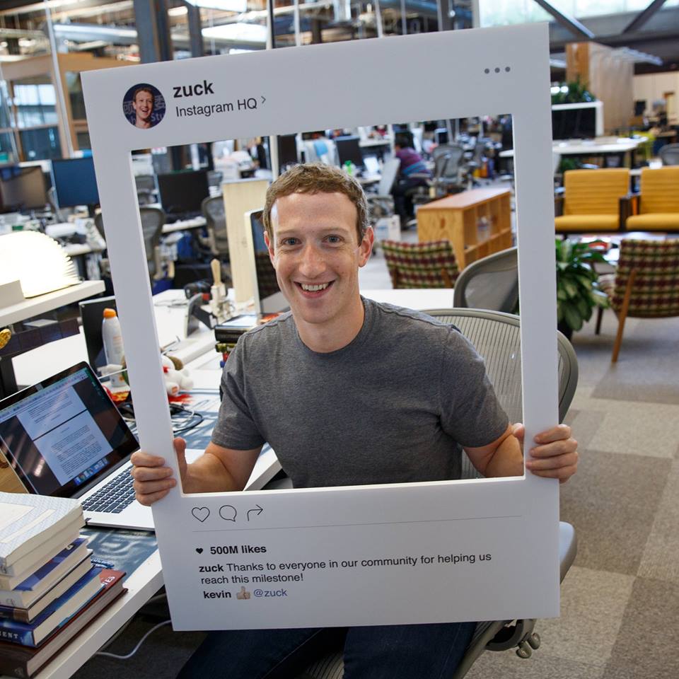 Kenapa Zuckerberg tutup webcam dan mic di laptopnya dengan selotip?
