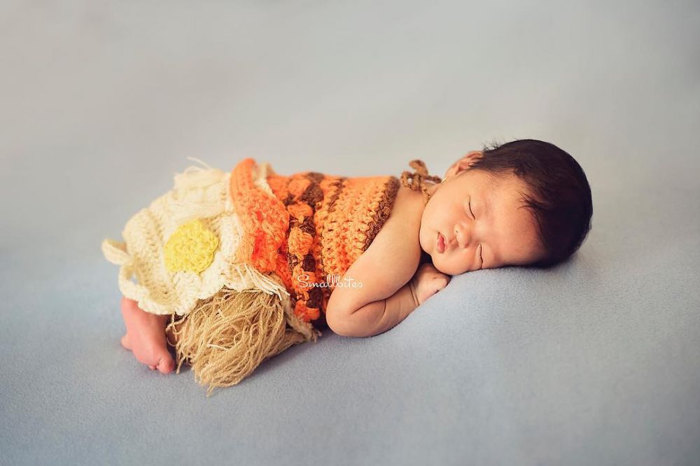 10 Wajah imut Adrenaa anak Olla Ramlan saat pemotretan bertema Disney