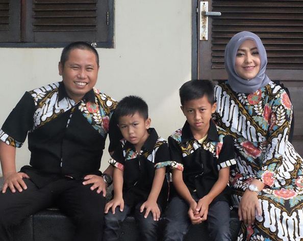 7 Seleb Indonesia ini menikah dengan pramugari, siap dibawa terbang