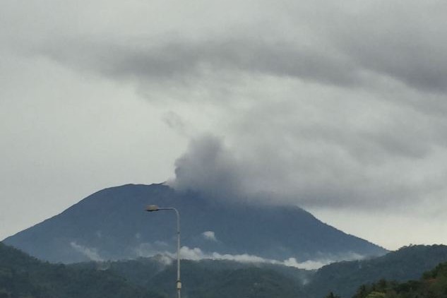Gunung Agung meletus, lebih dari 29 ribu jiwa mengungsi