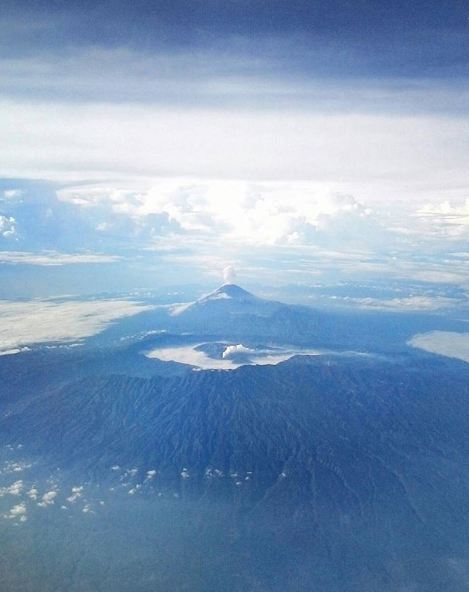 10 Potret keindahan panorama Gunung Agung sebelum meletus