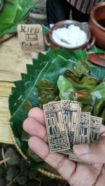 Bayar pakai uang bambu, ini 10 potret jual beli di pasar Temanggung