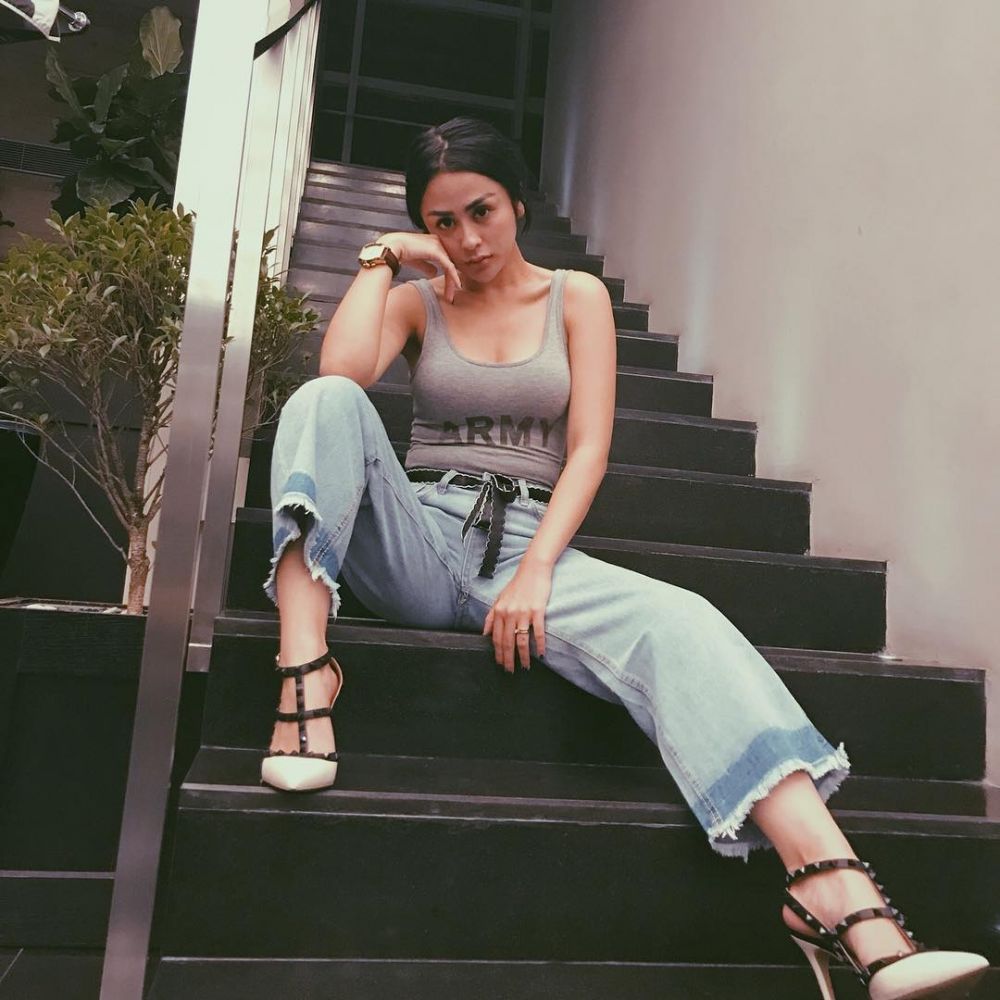 'Tiang Listrik' jadi lagu, ini 10 foto seksi Selvi Kitty penyanyinya