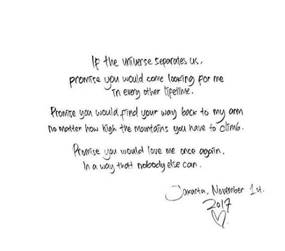 7 Curhatan romantis yang diposting Ariel Tatum ini bikin baper