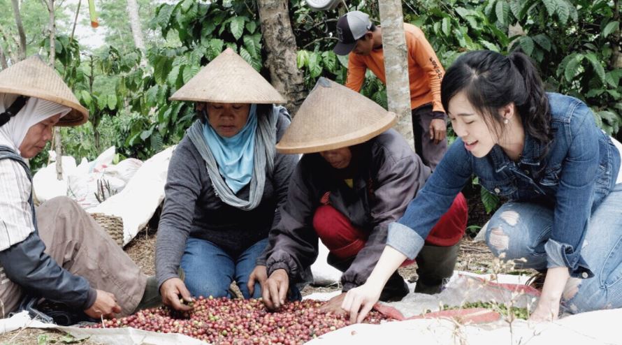 Evani Jesslyn, barista cantik yang sajikan kopi untuk Presiden Jokowi