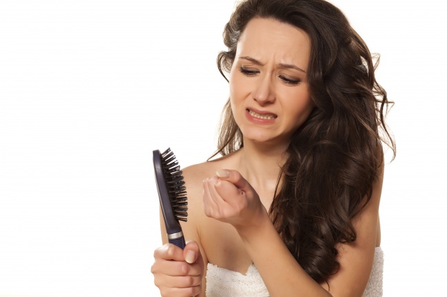 10 Mitos vs fakta tentang rambut cewek, jarang diketahui lho