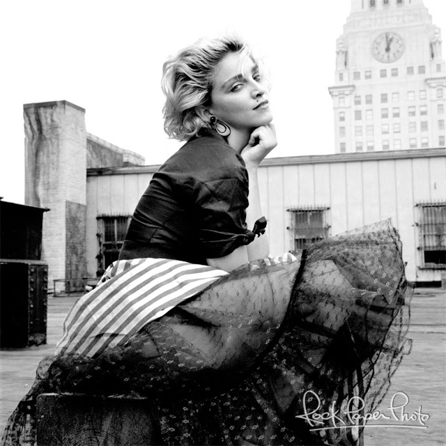 8 Foto langka Madonna saat awal karier era 1980an, cantiknya natural