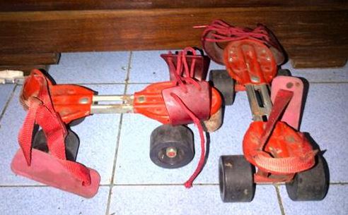 10 Sepatu roda jadul ini bentuknya unik banget