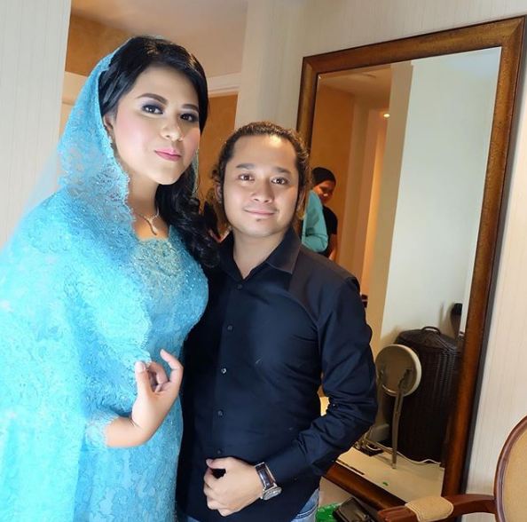 Di balik layar cantiknya Kahiyang saat prosesi adat di rumah mertua