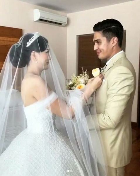 Empat tahun pacaran, Marcel Chandrawinata resmi menikah di Bali