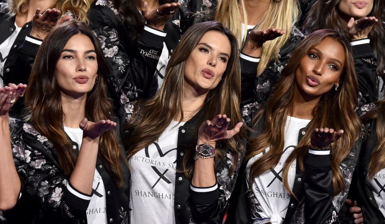 8 Gaya terbaik Angel Victoria's Secret Fashion Show 2017 After Party