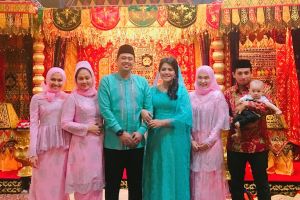 7 Potret kekompakan Kahiyang dengan keluarga besar Bobby Nasution