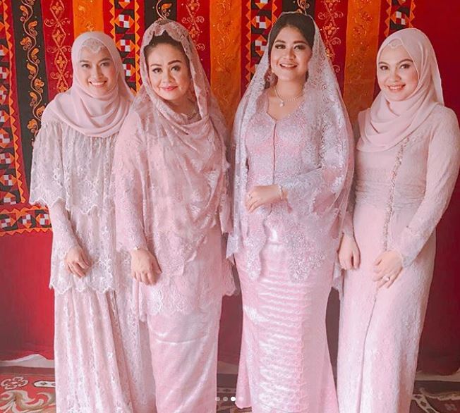 7 Potret kekompakan Kahiyang dengan keluarga besar Bobby Nasution