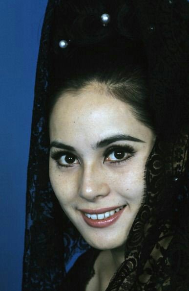 10 Transformasi Ratna Sari Dewi istri Soekarno, cantiknya awet banget