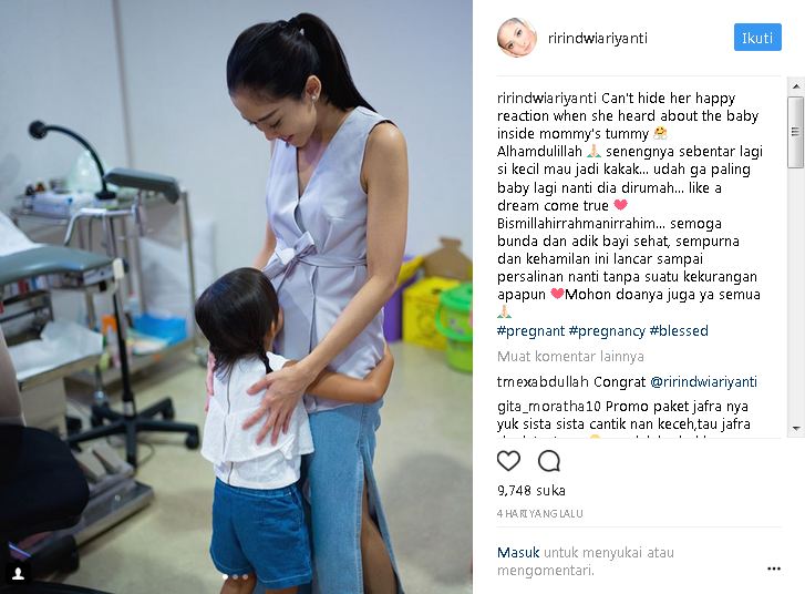 9 Penampilan Ririn Dwi Ariyanti, hamil anak ketiga makin cantik