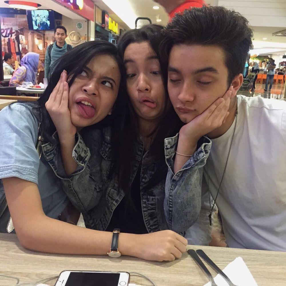 Tampil manis & anggun di 'Anak Masjid', ini 10 gaya kocak Megan Domani