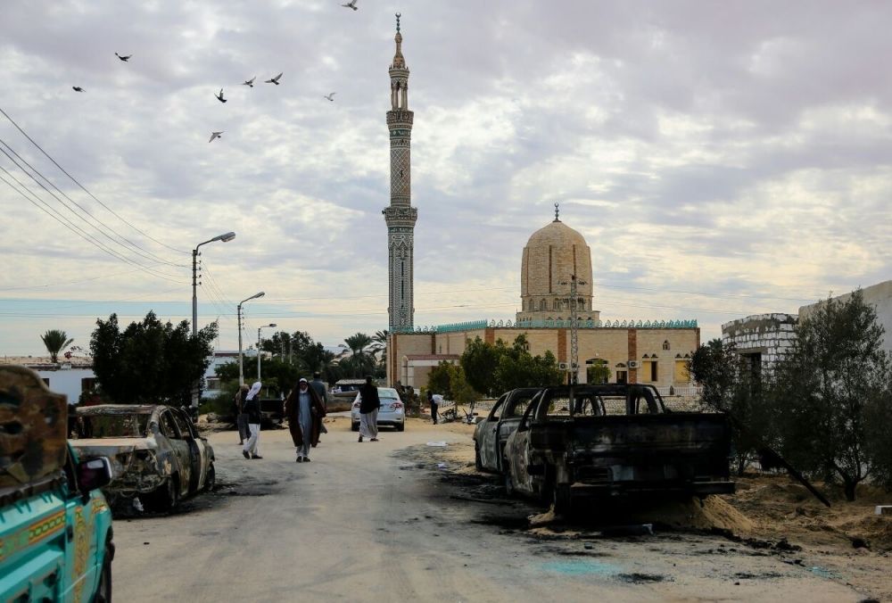 Potret duka usai teror bom di Masjid Al Rawdah Mesir, 305 jiwa tewas