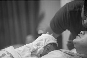 7 Momen haru kelahiran anak pertama Puadin Redi-Ryana Dea