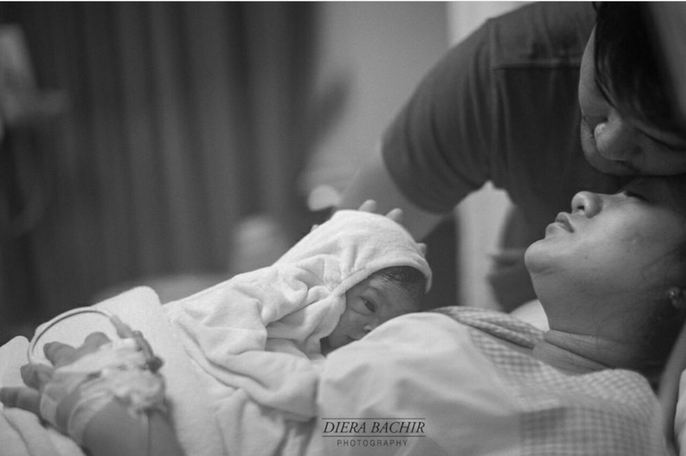 7 Momen haru kelahiran anak pertama Puadin Redi-Ryana Dea