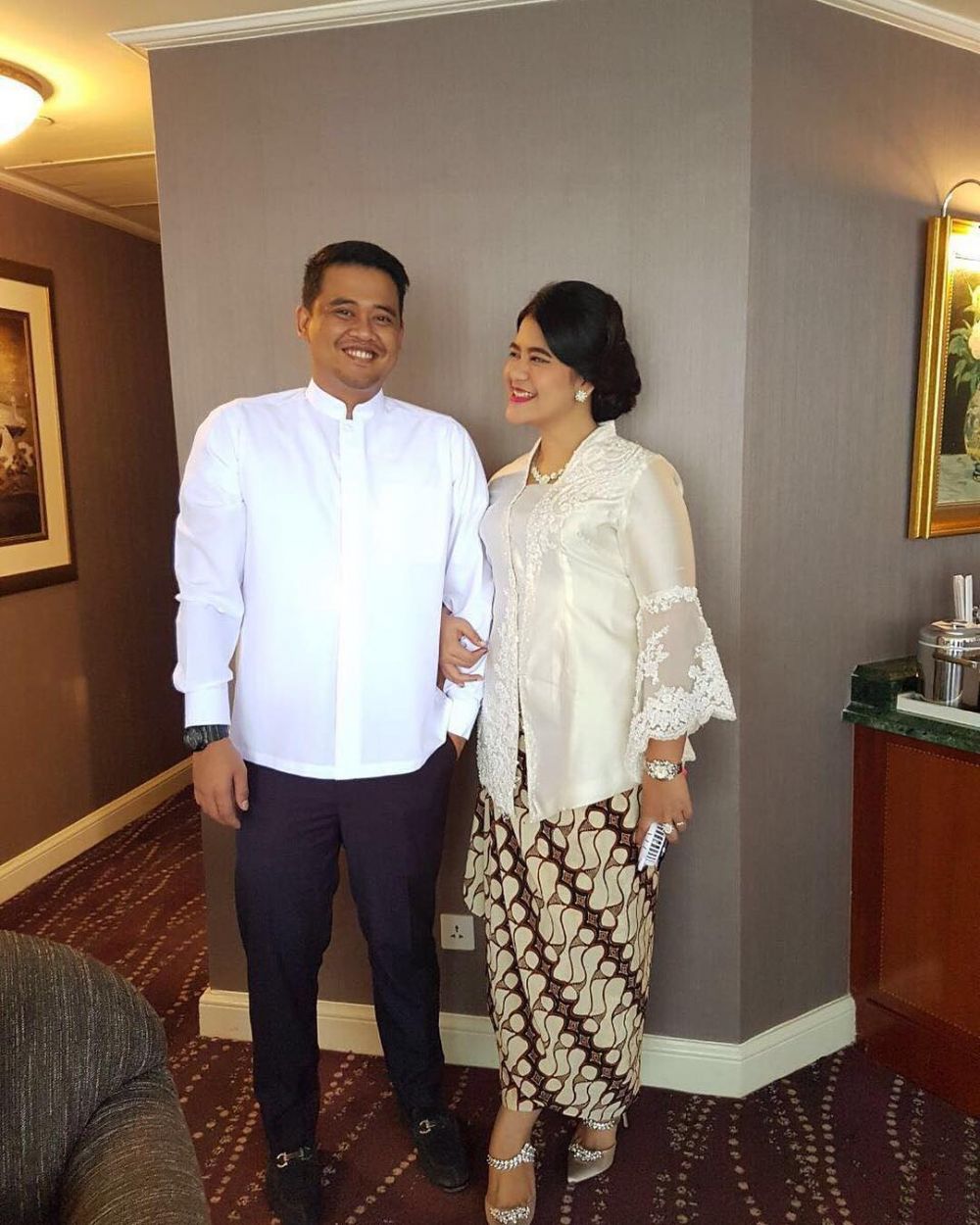 8 Momen tatapan mesra Kahiyang Ayu dan Bobby ini romantis abis