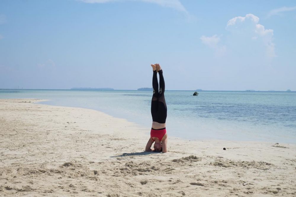 10 Bukti Hesti Purwadinata punya tubuh impian kaum hawa, seksi abis!