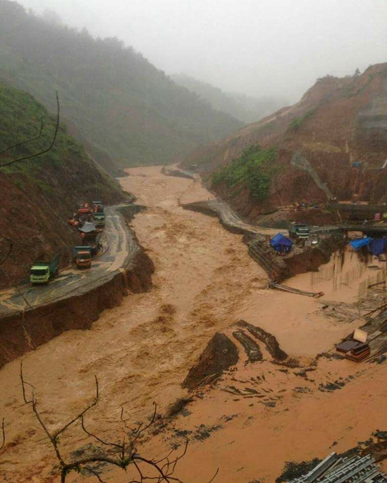 10 Potret kondisi terkini Pacitan yang dilanda bencana banjir