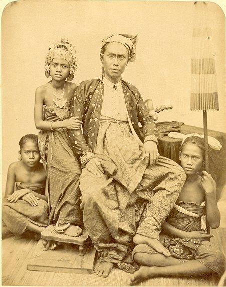 10 Potret orang Bali era pra-kemerdekaan, dari warga biasa hingga raja