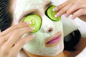 8 Bahan makanan yang bisa dibuat masker wajah, pancarkan cantik alami