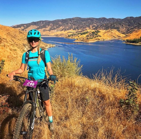 Gaya 10 cewek gowes sepeda ini pancarkan aura seksi sekaligus enerjik