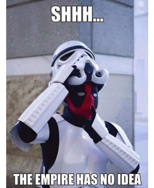 10 Foto tirukan adegan film ini bikin ngakak