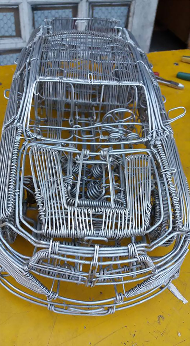 15 Karya seni dibikin hanya dari kawat tapi hasilnya mengagumkan