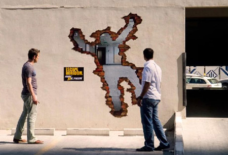 10 Iklan kreatif memanfaatkan gedung, idenya di luar kepala