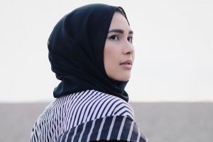 9 Mix & match stripe outfit ala desainer Rani Hatta, stylish abis