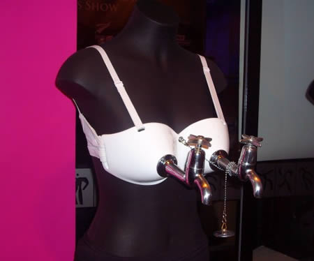 12 Bra ini unik abis, cewek-cewek bisa coba pakai nih