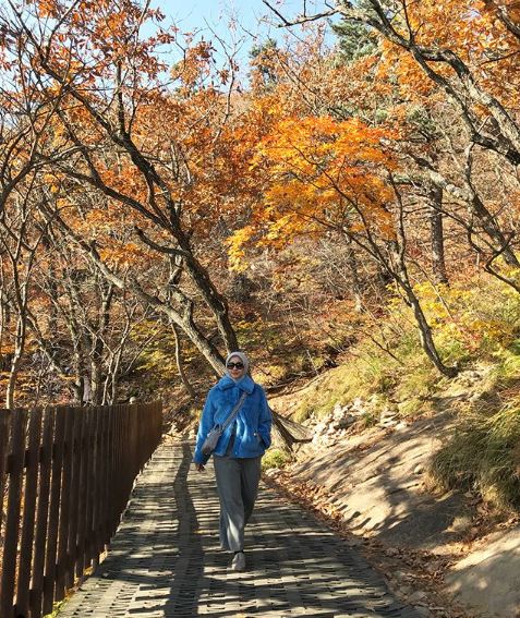 Dipuji cantik, ini 5 gaya Laudya Cynthia Bella pakai kaca mata hitam