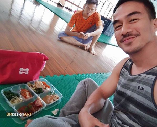 Jago ngedit, 15 foto imajinasi pemuda ini dengan artis bikin iri abis