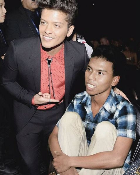 Jago ngedit, 15 foto imajinasi pemuda ini dengan artis bikin iri abis