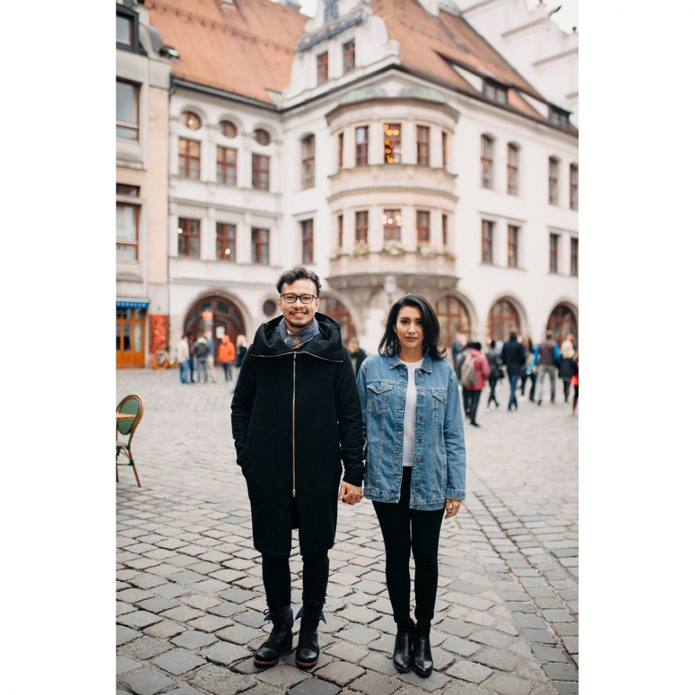 Dulu gonta-ganti pacar, ini 10 foto romantis Tyas Mirasih dan suami