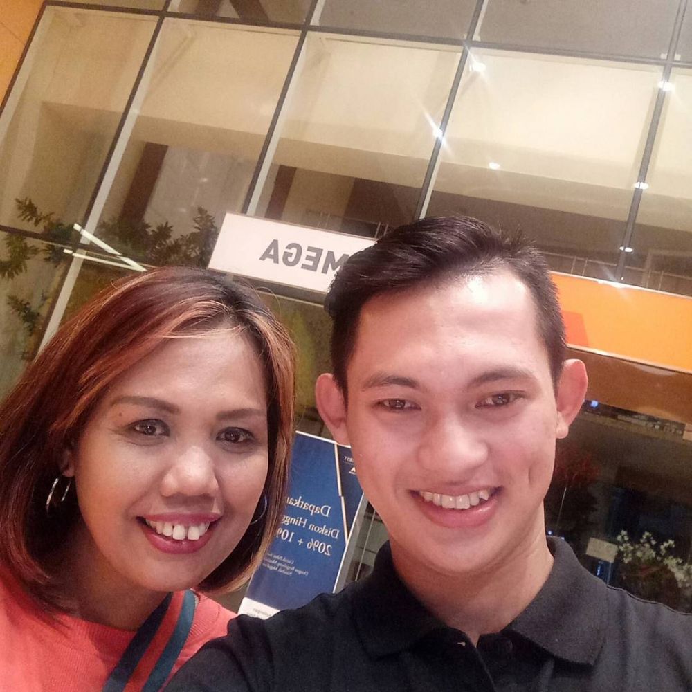 Belum lama cerai, Elly Sugigi dikabarkan sudah dekat dengan pria ini