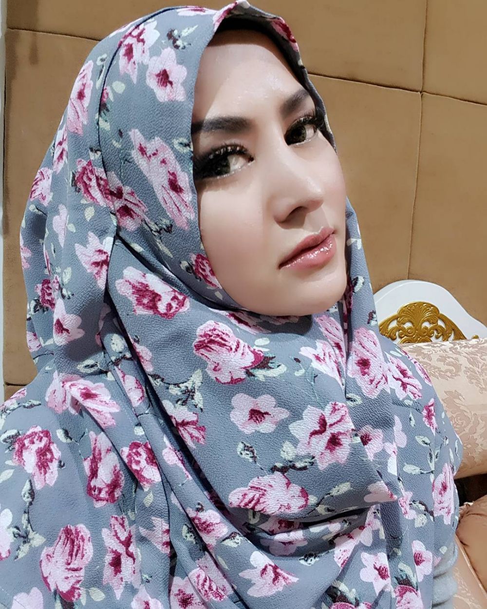 Transformasi Cynthiara Alona, dulu berhijab kini berani tampil seksi