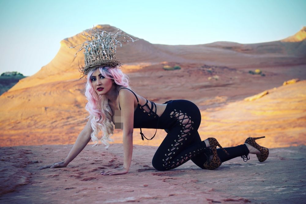 Transformasi Cynthiara Alona, dulu berhijab kini berani tampil seksi