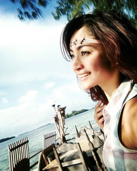 10 Potret Ayuh Dyah Utami, istri Edison Wardhana yang gayanya bak ABG