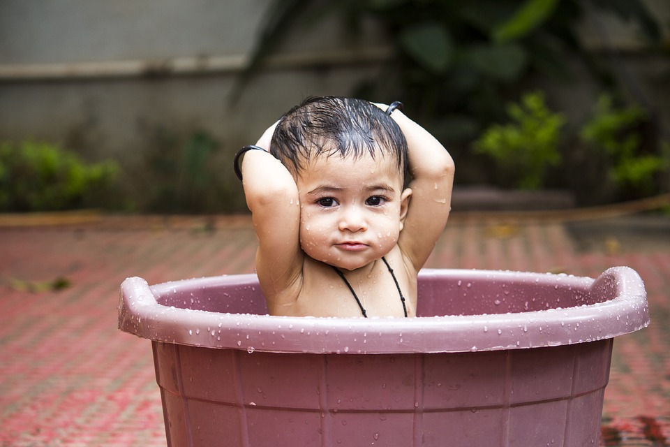 5 Cara ampuh menidurkan bayi dengan alat sederhana