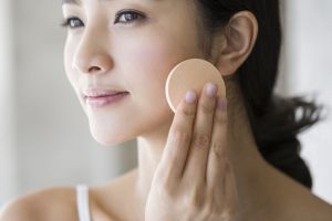 Perbedaan 5 jenis bedak yang jarang diketahui para cewek