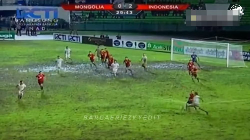 5 Momen saat lapangan di Indonesia berkualitas buruk