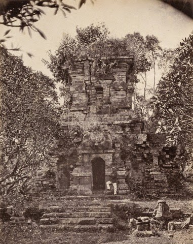 10 Potret lawas candi di Indonesia akhir abad ke-19, megah banget