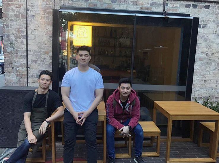 10 Potret kekompakan Chef Arnold bersaudara, anak muda terkaya Forbes