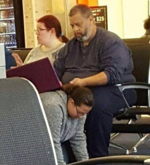 10 Foto terkocak tantangan '1 like 1 gambar unfaedah' ini bikin ngakak