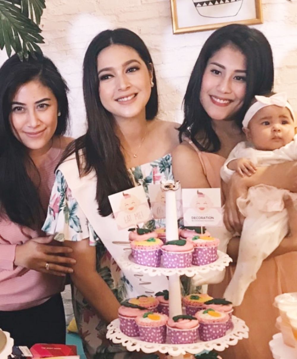 Tampil cantik menawan, ini 8 foto baby shower ala Nabila Syakieb